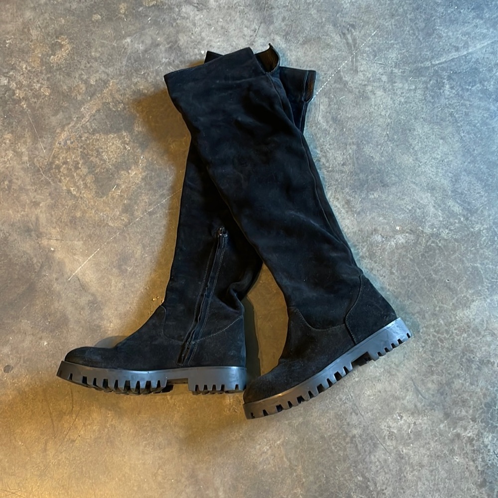 Blk suede over the knee warm weather boots